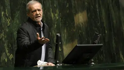 Halk ekonomik krizle boğuşurken lüks geziye gitti: İran Cumhurbaşkanı yardımcısı görevden alındı