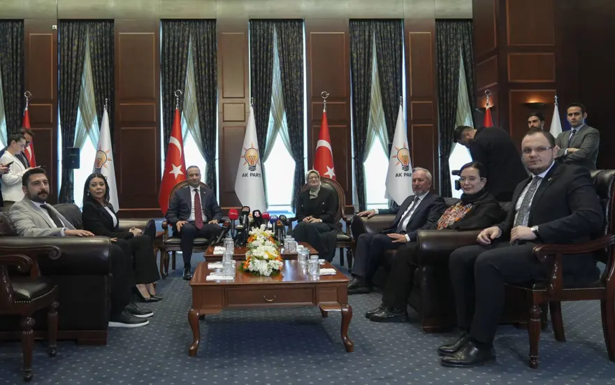 AK PARTİ GENEL MERKEZİ'NDEKİ BAYRAMLAŞMA 4 AK PARTİ GENEL MERKEZİ'NDEKİ BAYRAMLAŞMA 4