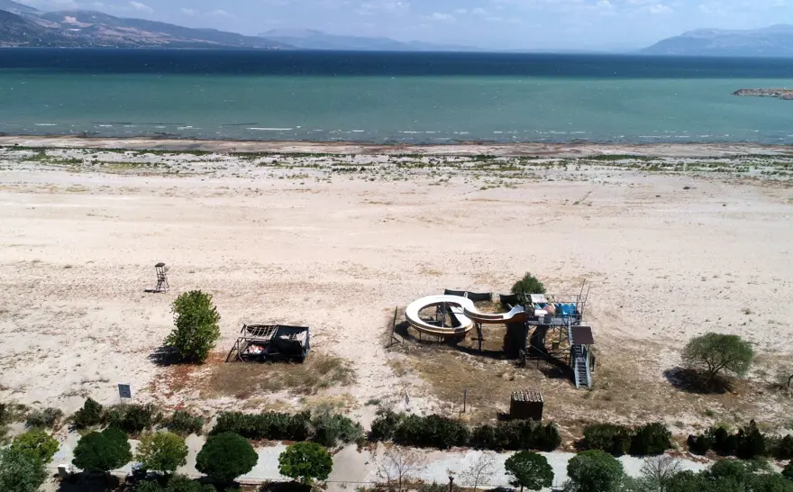 Su kaydırağı ortada kaldı: Eğirdir Gölü yok oluyor! 2