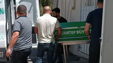 Gaziantep’te feci kaza: TIR'ın çarptığı traktördeki baba öldü, oğlu yaralandı
