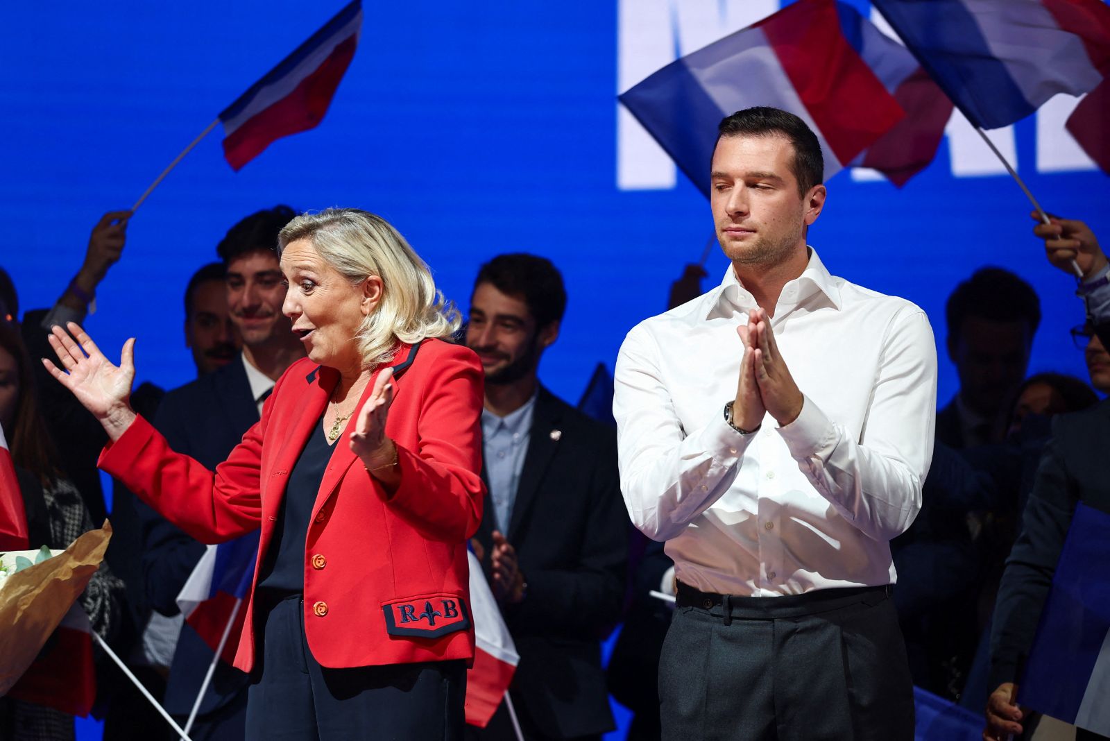 Fransa'da aşırı sağdan yeni başbakana uyarı: Macron'un çılgın politikalarına devam ederse düşer