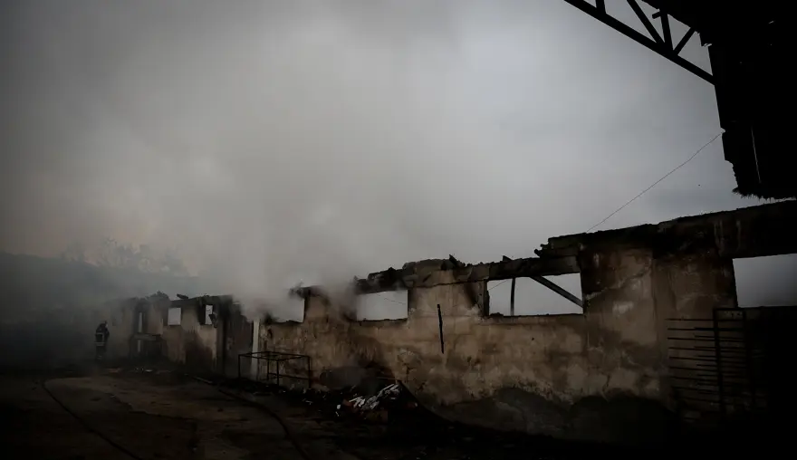 Elektrik kontağı fabrikayı kül etti 