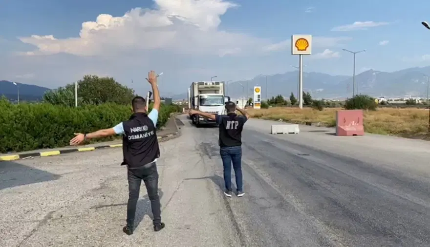 Otoyolda uyuşturucu operasyonu Otoyolda uyuşturucu operasyonu