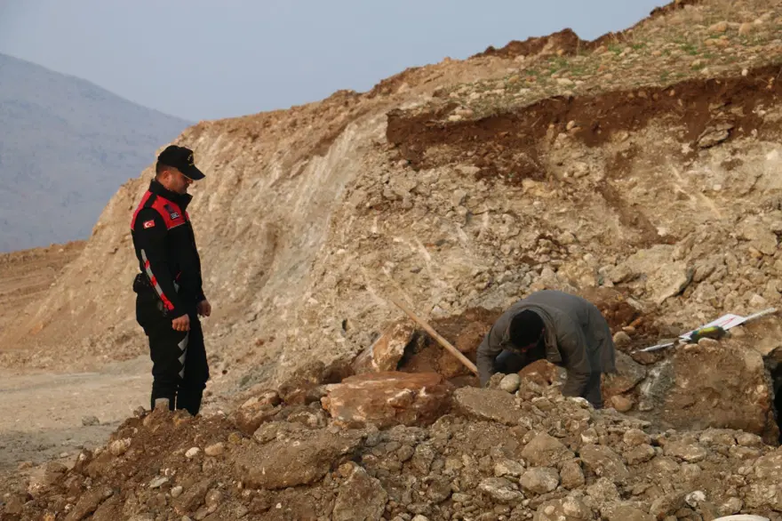 Yol çalışmasında 1600 yıllık oda mezar bulundu 4