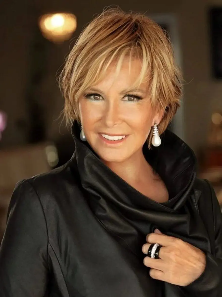 ARTİST MECMUASININ DÜZENLEDİĞİ YARIŞMADA BİRİNCİ OLDU 3