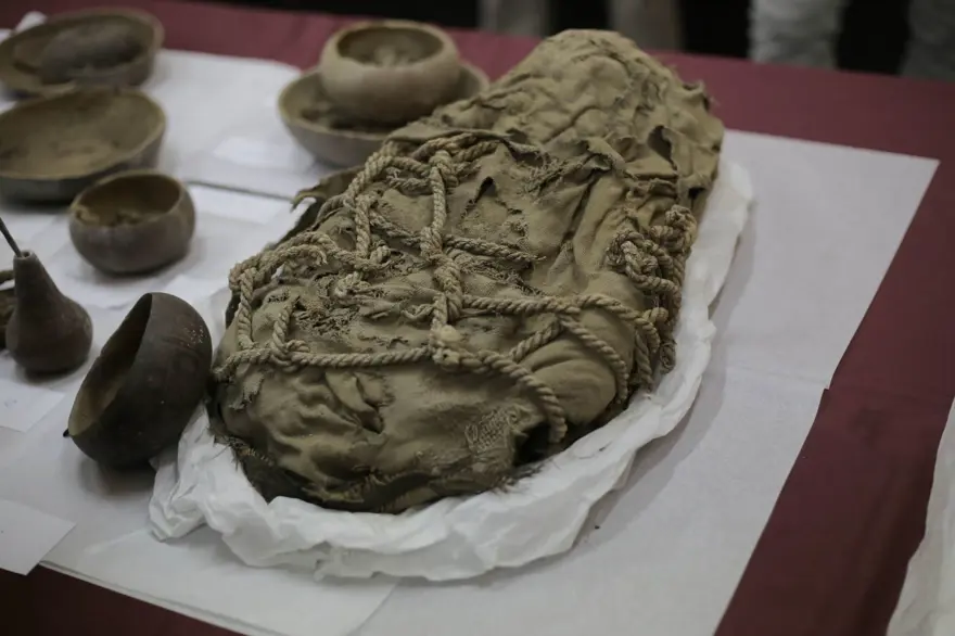 Peru'da bulunan çocuk ve yetişkin mumyaları sergide 7