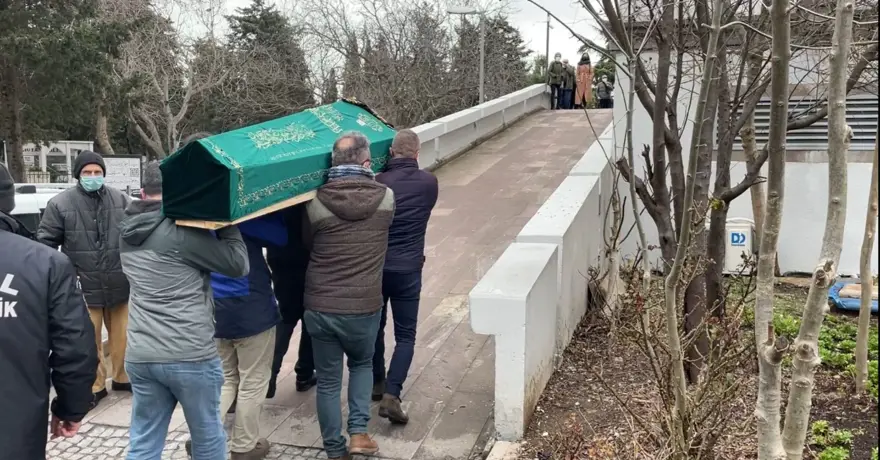 Sanatçı Ayten Erman son yolculuğuna uğurlandı 4 Sanatçı Ayten Erman son yolculuğuna uğurlandı 4
