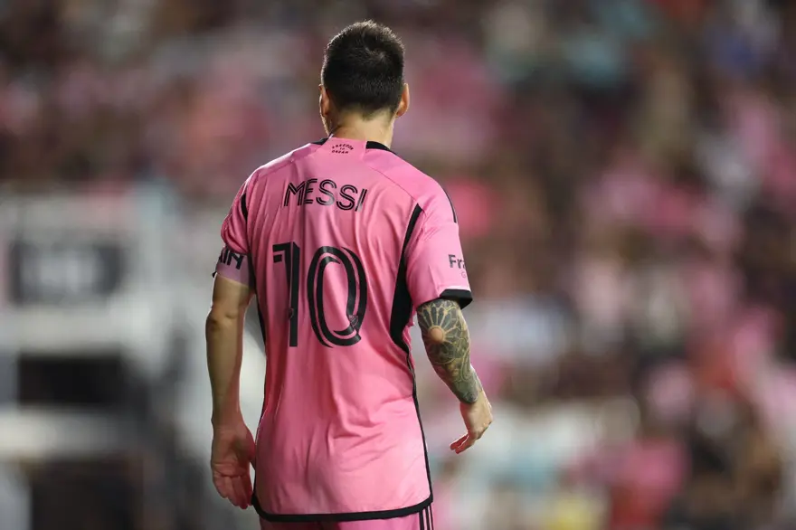 Messi'den hakeme hakaret: Baş belasısın! 6 Messi'den hakeme hakaret: Baş belasısın! 6