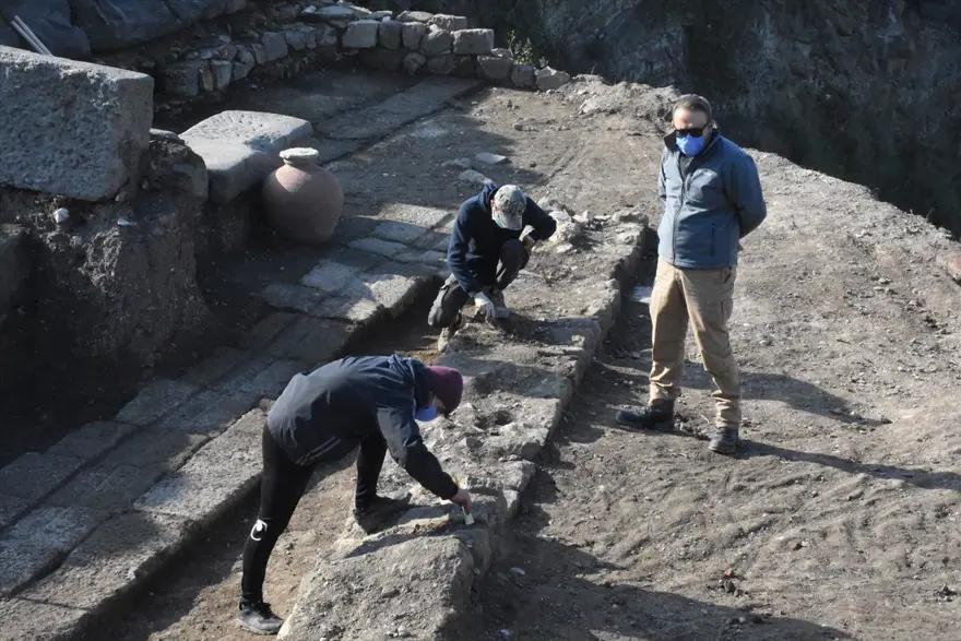 Tieion Antik Kenti'nde Friglere ait yazılar ile Dor başlıkları ortaya çıkarıldı 5