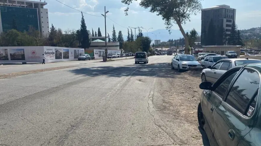 Enkaz kaldırma çalışmaları bitti, şehrin en işlek noktasıartık bomboş Enkaz kaldırma çalışmaları bitti, şehrin en işlek noktasıartık bomboş