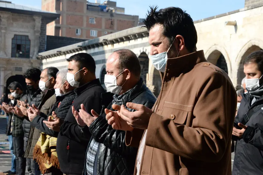 Cuma namazının ardından 'Yağmur duası' yapıldı 17