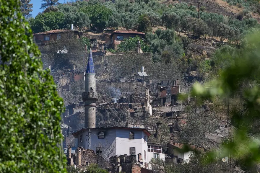 Yangın hayalet köye çevirdi 1