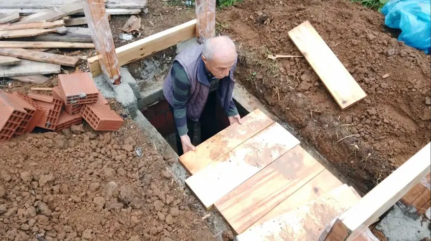 ''Mezarım ağaçtan olsun'' deyip kolları sıvadı 2