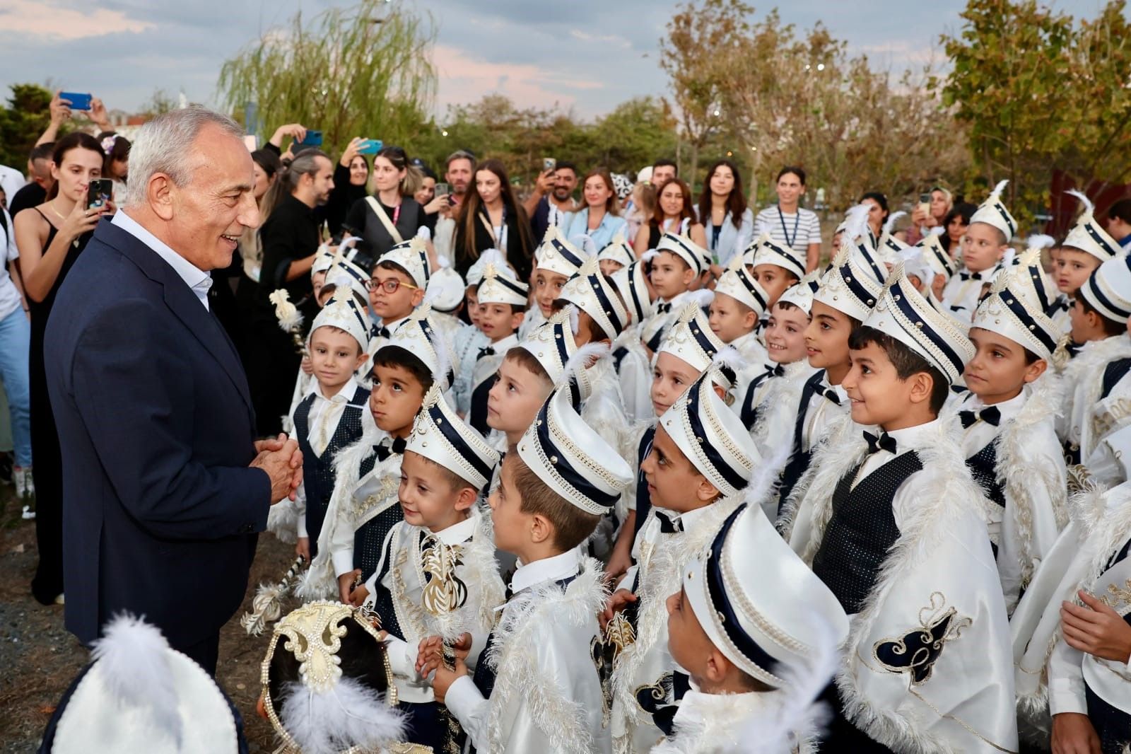 Küçükçekmece'de toplu sünnet şöleni: 162 çocuk sünnet edildi