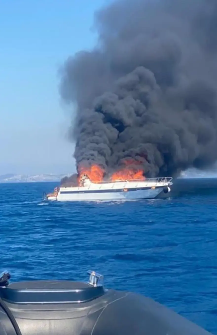 Bodrum açıklarında can pazarı (Tekne alev alev yandı) 1 Bodrum açıklarında can pazarı (Tekne alev alev yandı) 1