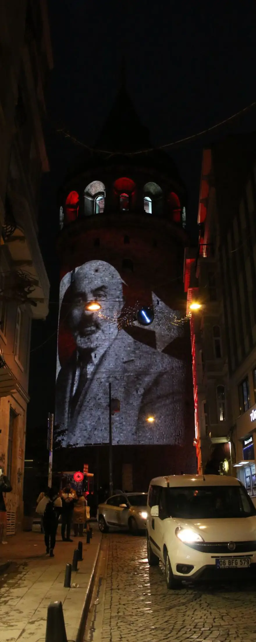 İstiklal Marşı'nın kabulünün 100'üncü yılına özel Galata Kulesi'nde gösteri 3