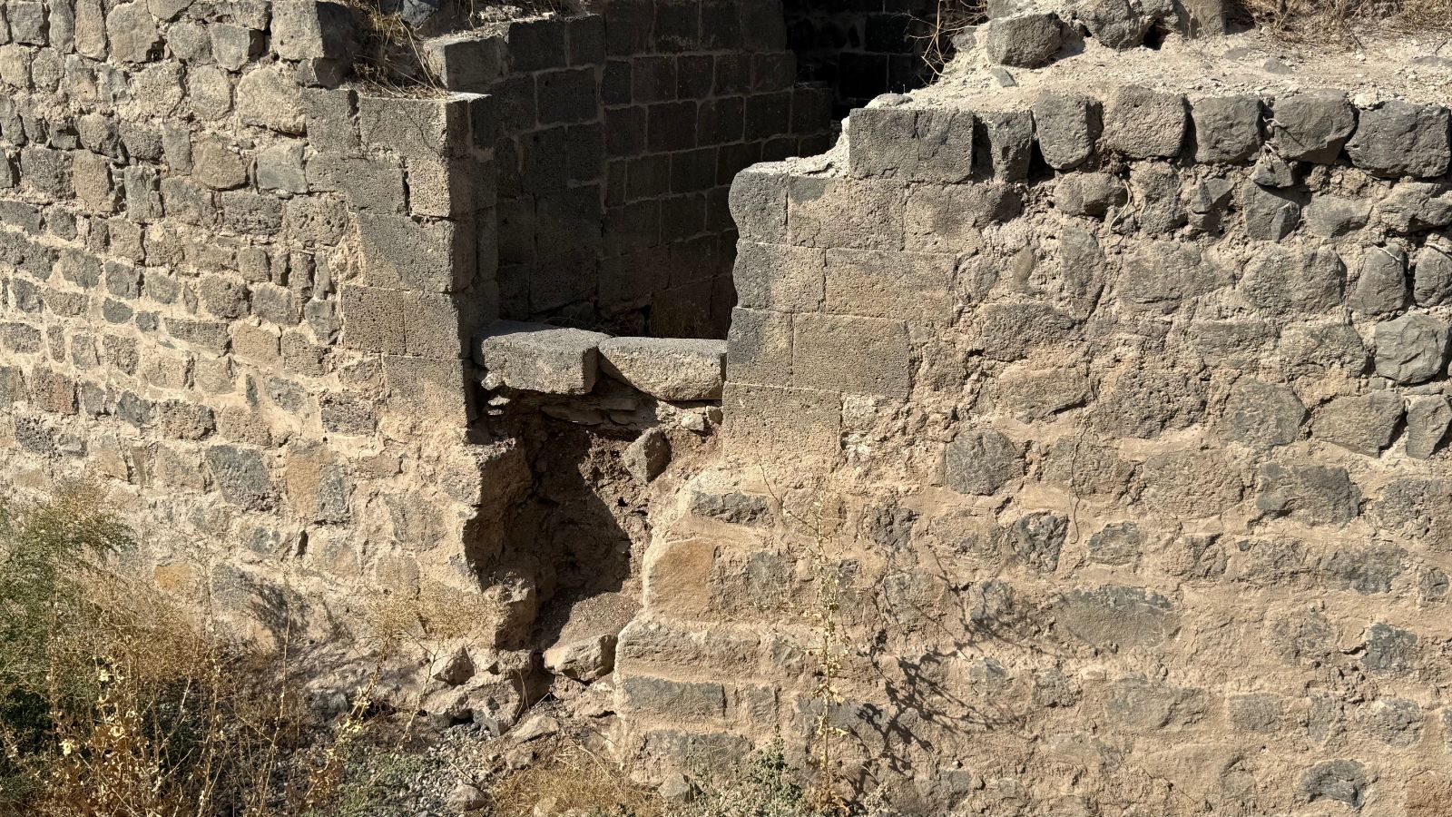 Diyarbakır'da Saint George Kilisesi'nin hiçbir zaman hamam olarak kullanılmadığını ispatlayan kitabe ortaya çıktı