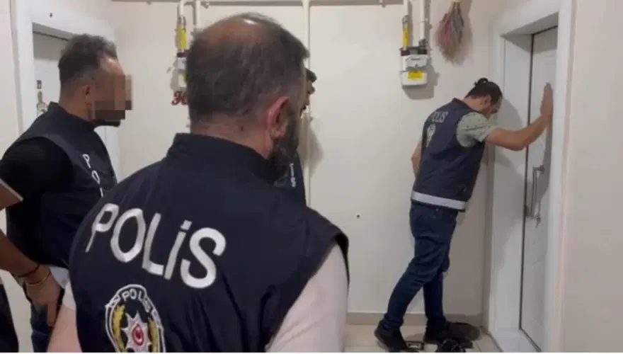 Dolandırıcılardan e-Devlet tuzağı: 26 kişi tutuklandı 1 Dolandırıcılardan e-Devlet tuzağı: 26 kişi tutuklandı 1