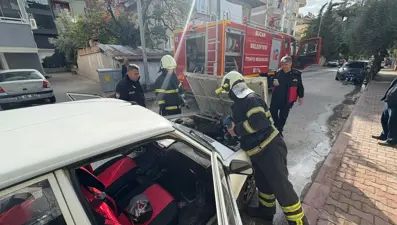 Seyir halindeki otomobil alev aldı