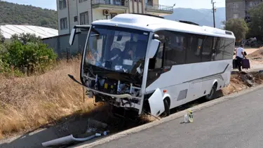 Midibüs şarampole düştü, faciadan dönüldü: 9 yaralı