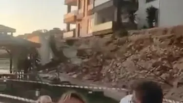 Bursa'da yeni sitenin istinat duvarı çöktü