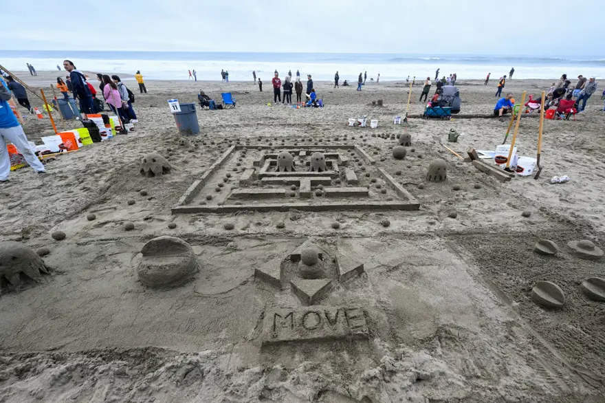 Binlerce kişi kumdan kale için buluştu 5