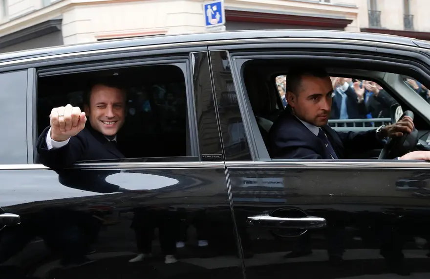 Fransa'nın yeni Cumhurbaşkanı Macron oldu (Emmanuel Macron kimdir?) 24 Fransa'nın yeni Cumhurbaşkanı Macron oldu (Emmanuel Macron kimdir?) 24