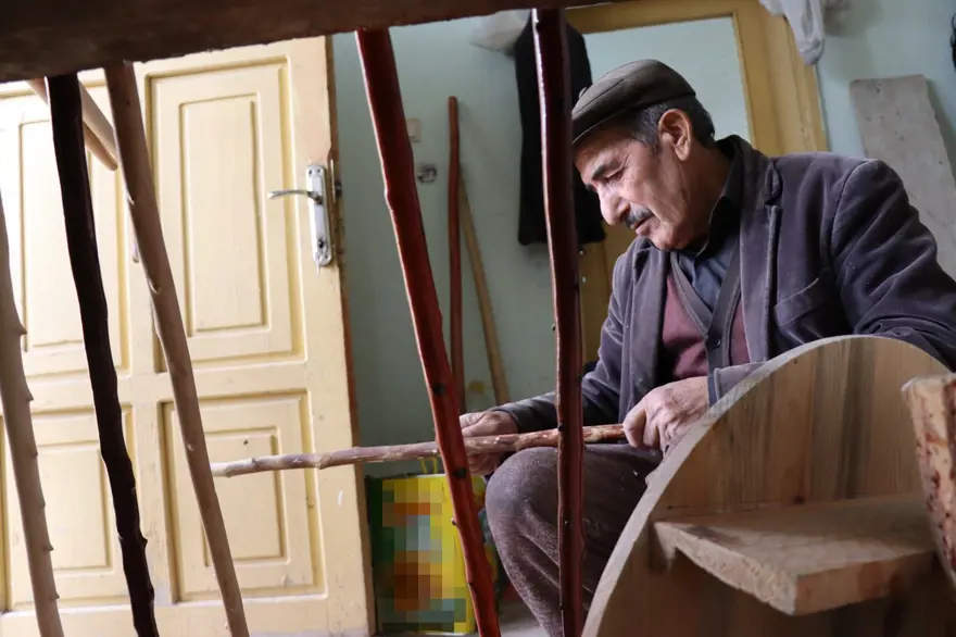 79 yaşındaki Hüsamettin Usta geçimini böyle sağlıyor: Yaşayan bir insan hazinesi 2