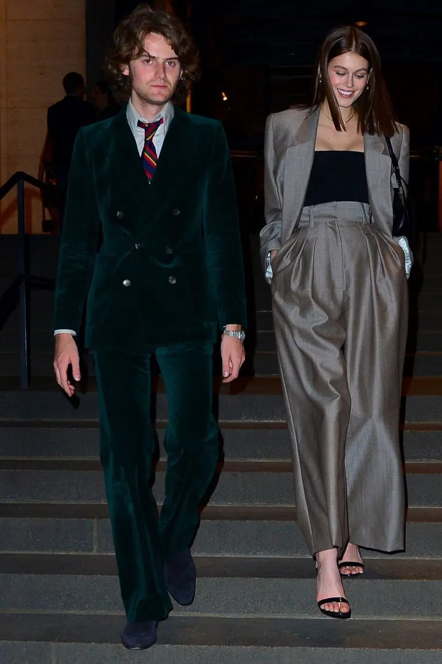 Gigi Hadid ve Bella Hadid kardeşler düğünde 4