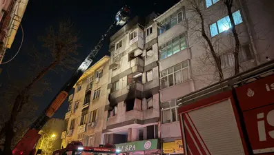 Kartal'da metruk bina yangını