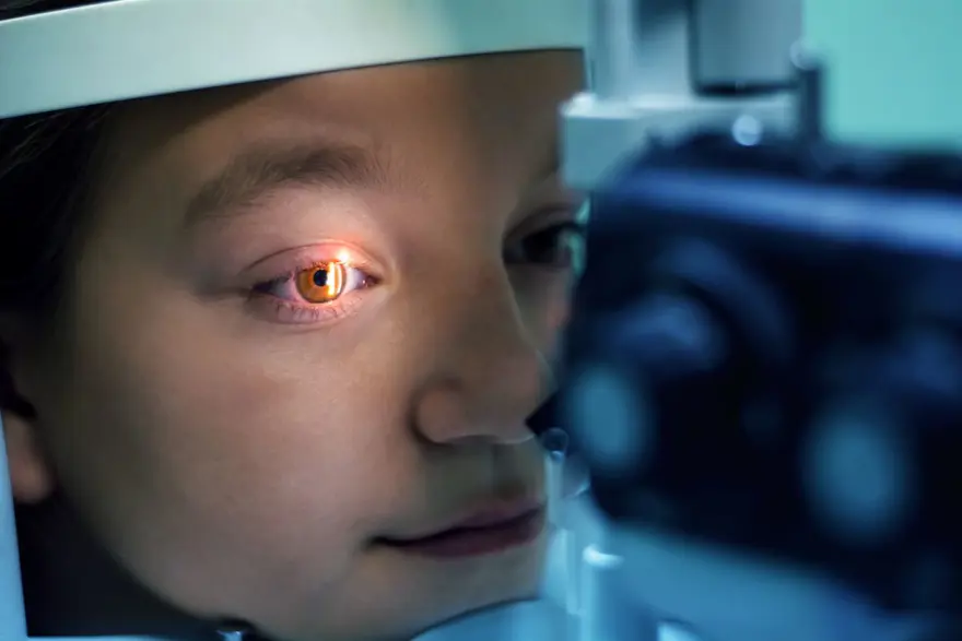 8 yaşındaki çocuk kör oldu, nedeni şaşırttı: Meğer her gün bu besinleri yiyormuş 