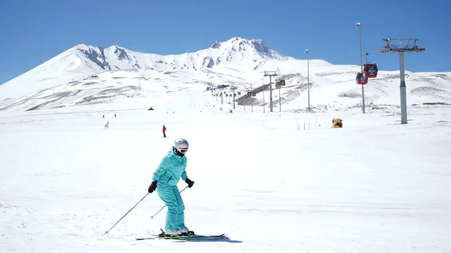 Erciyes'te ilkbaharda kayak keyfi 4