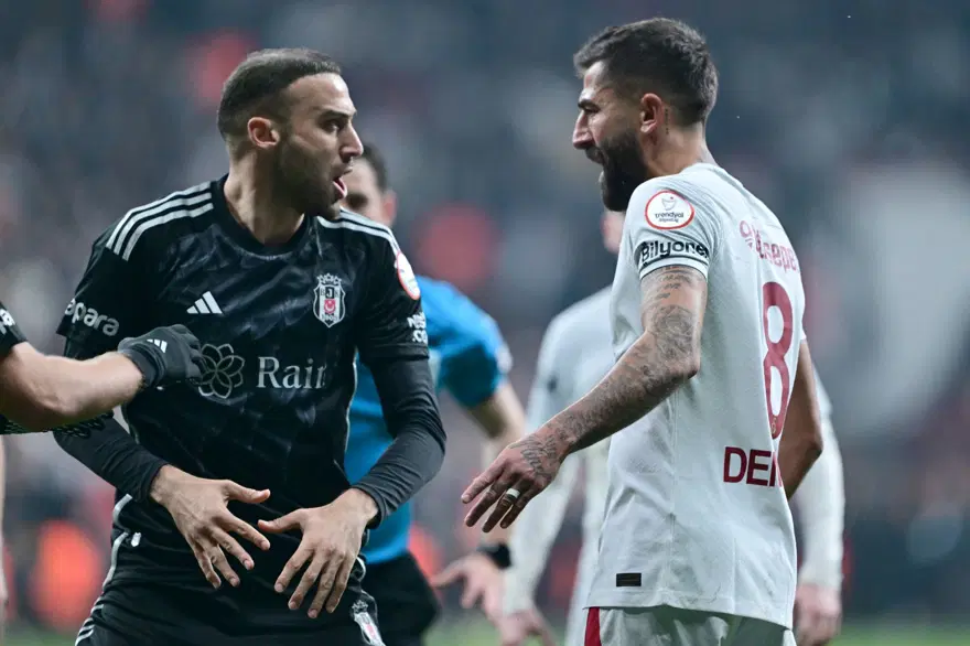 Eski hakemler yorumladı: Beşiktaş-Galatasaray derbisinde Cenk Tosun'un pozisyonunda penaltı var mı? 