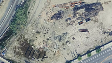 Google Haritalar görüntüledi: Los Angeles'taki gizemli "Yardım" yazıları