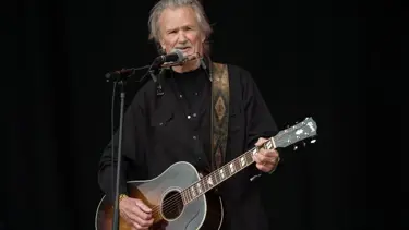 Kris Kristofferson kimdir? (Kris Kristofferson'un özgeçmişi)