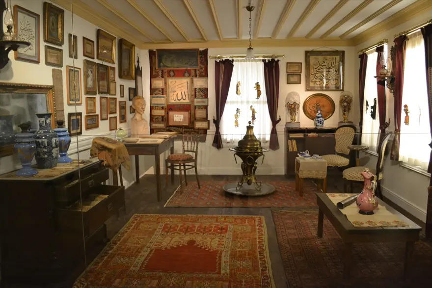 İki dünya arasında bir ressam 1 İki dünya arasında bir ressam 1