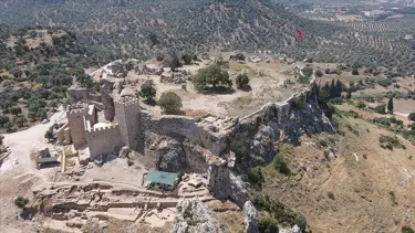Beçin Antik Kenti'nde kazılar sürüyor: Ok uçları bulundu
