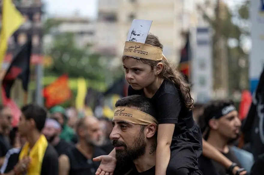 Şii'ler Kerbela şehitleri için yasta 5