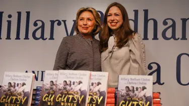 Hillary Clinton ve Chelsea Clinton'dan biyografi kitabı
