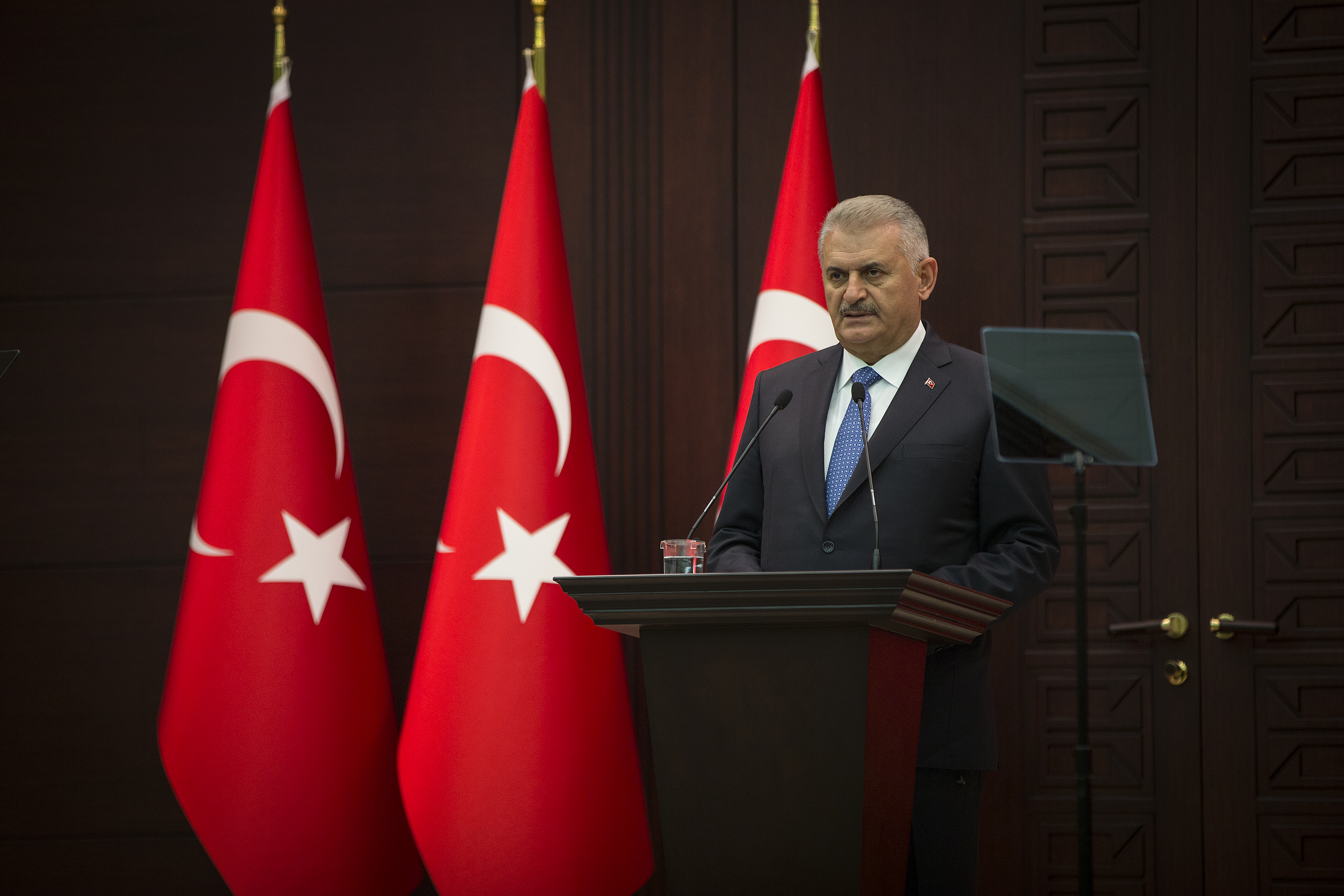 Başbakan Yıldırım: Hiçbir terör örgütü Türkiye'yi esir alamaz