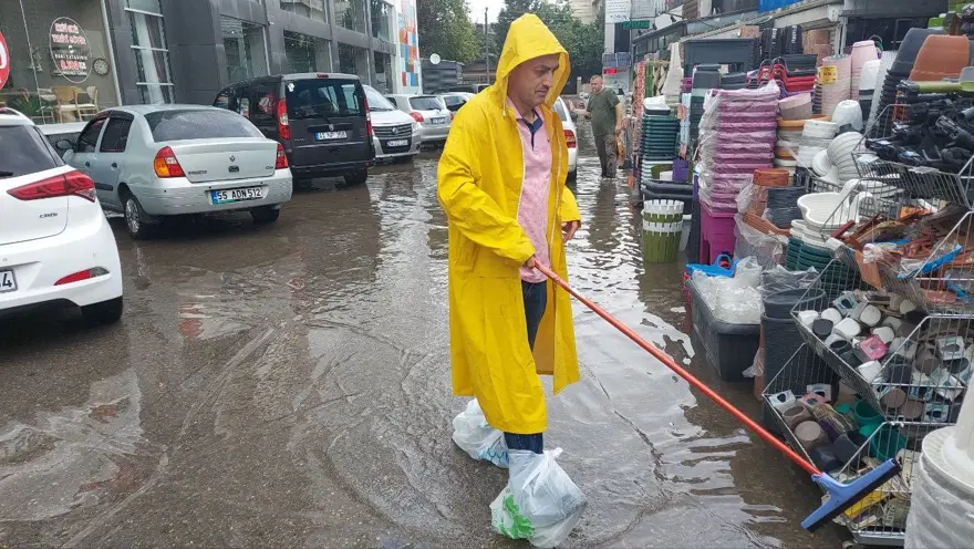 Kocaeli'de sağanak yağış: Yollar göle döndü 4