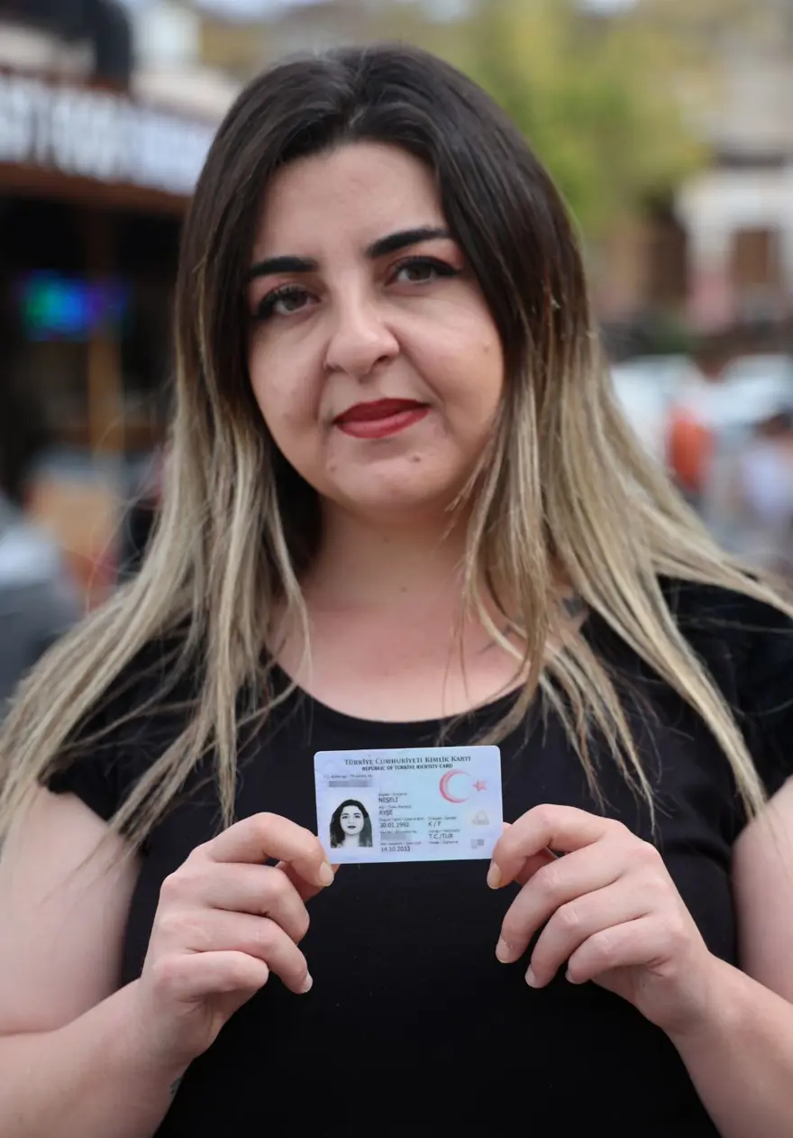 Bir günlükken cami avlusuna bırakıp "öldü" demişler: Ailesini ararken kendi mezarını buldu 3