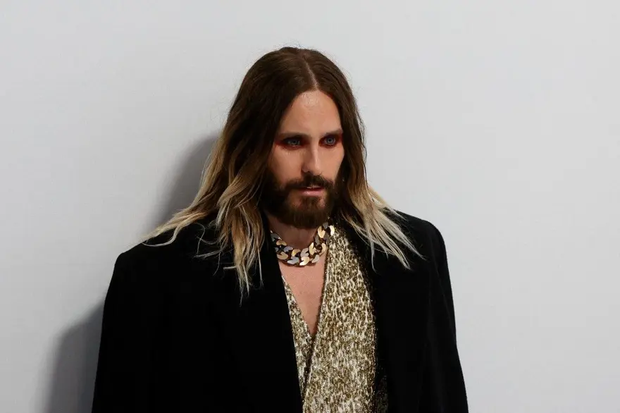 Jared Leto ekipmansız düz duvara tırmandı 2