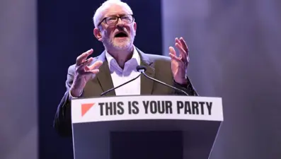 Jeremy Corbyn, İşçi Partisi'ne alternatifle geldi