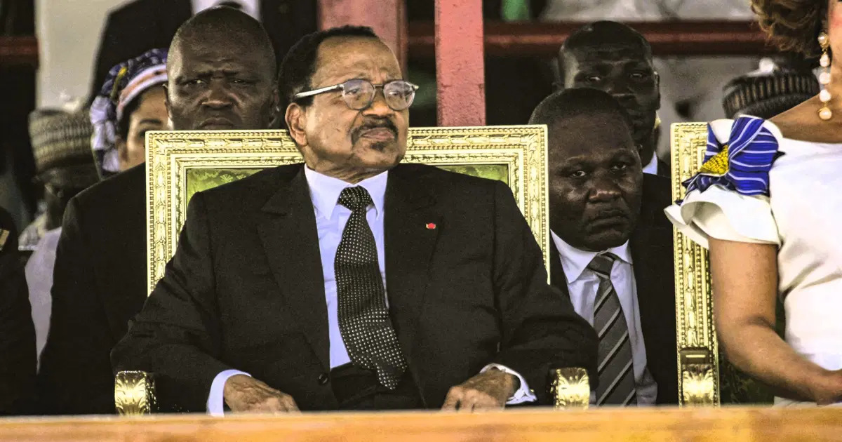 10 haftadır ortada yoktu, "Öldü" diyenler bile vardı. Kamerun'un yaşlı lideri ülkesine döndü