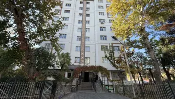 18 yaşındaki genç, ailesini uyurken öldürdü