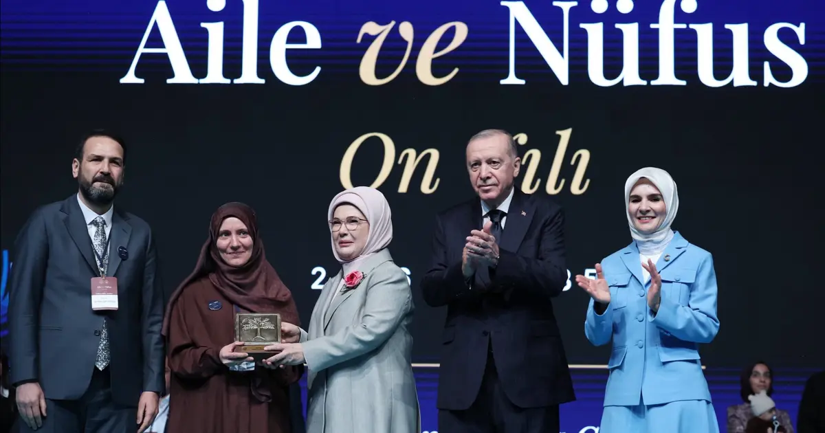 Emine Erdoğan'dan "Aile ve Nüfus On Yılı Vizyon Belgesi Tanıtım Programı" paylaşımı