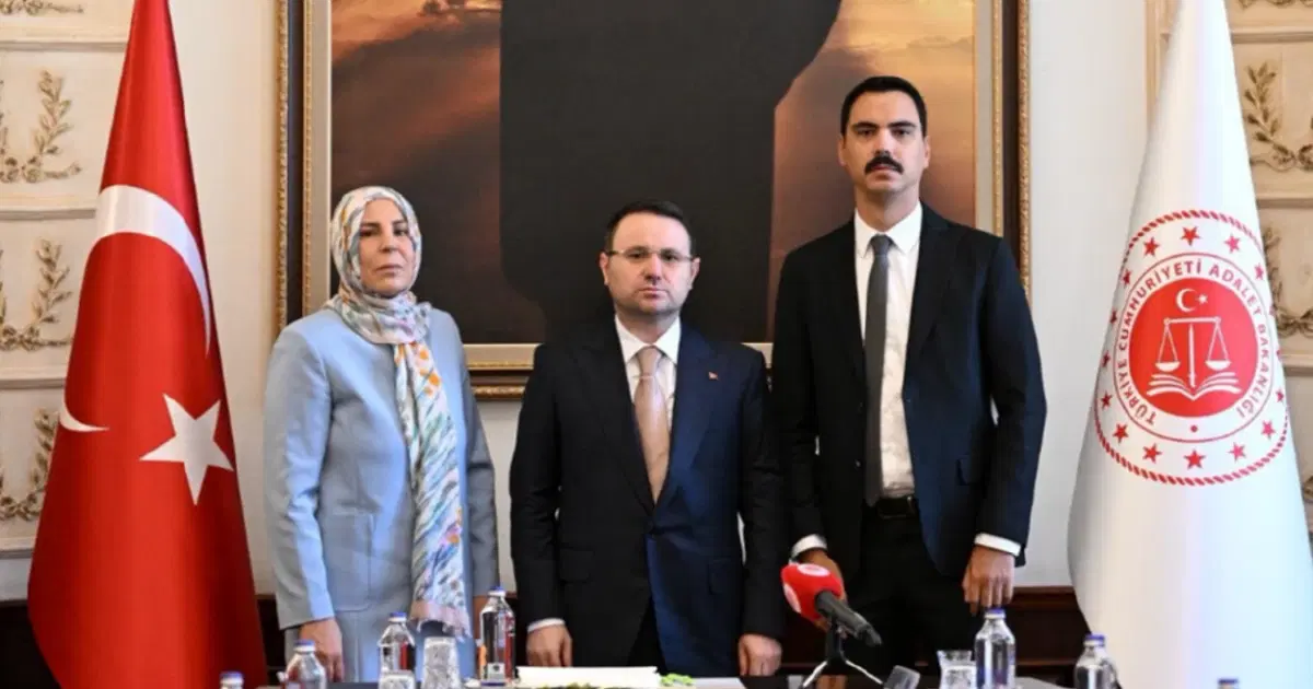 Adalet Bakanı Gürlek, Muhsin Yazıcıoğlu'nun ailesiyle görüşüyor