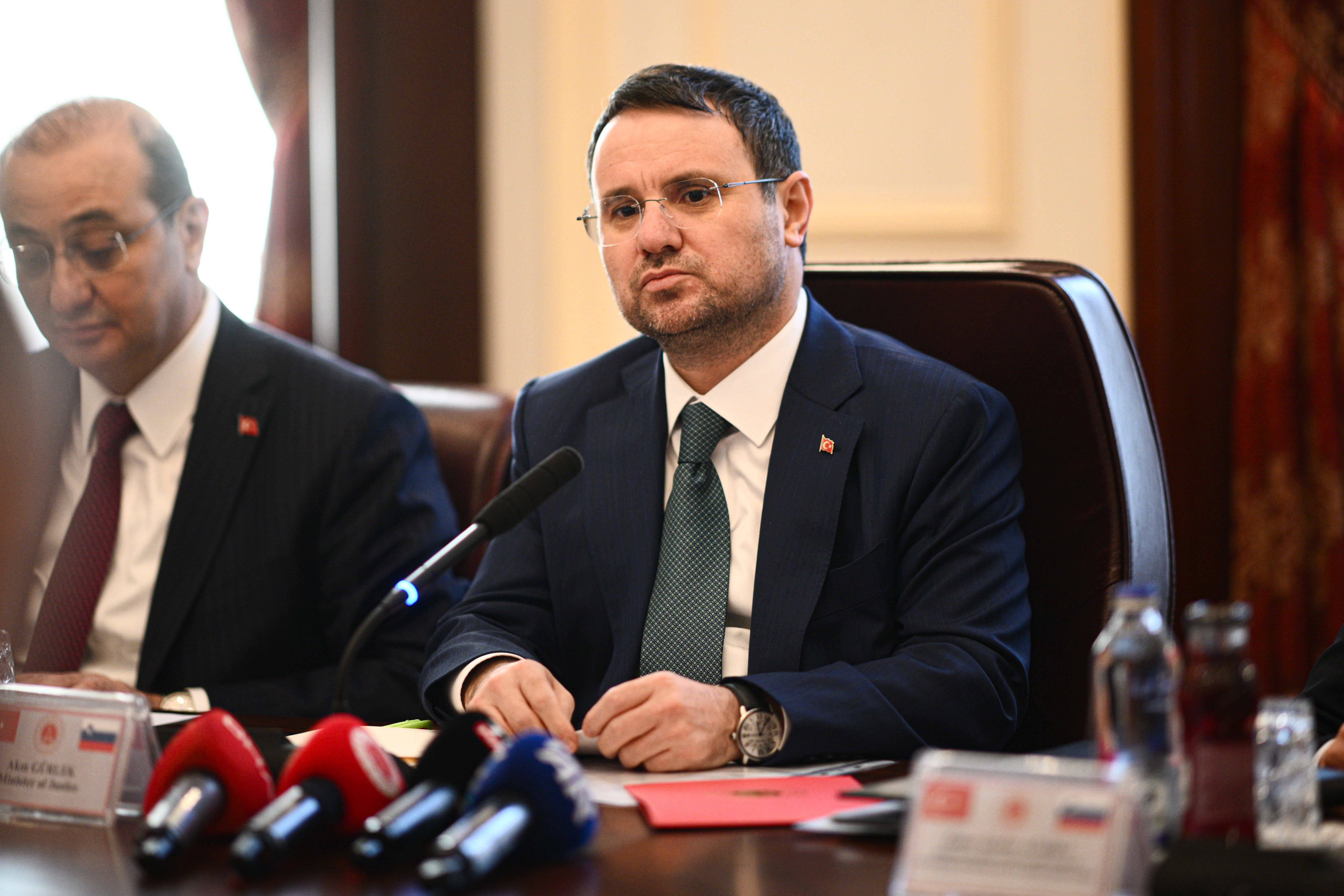 Bakan Gürlek'in mal varlığı. Bir tapu memuru gözaltında