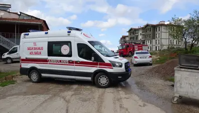 Malatya'da ev yangını. 3 kişi dumandan etkilendi